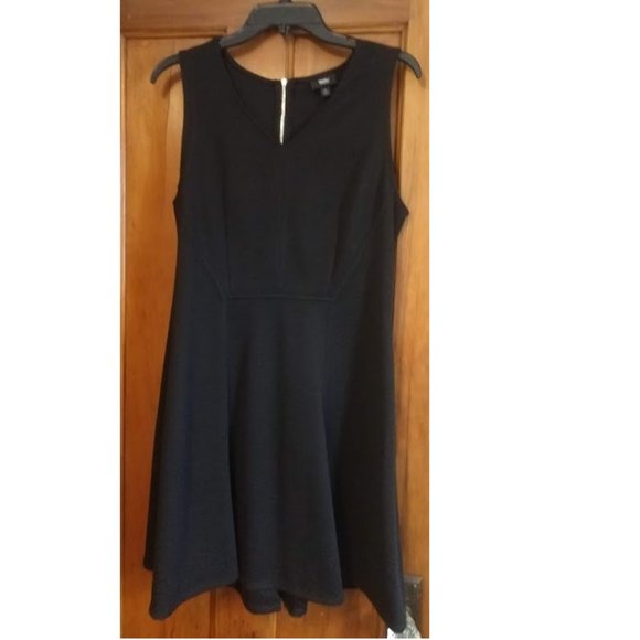 Black fit and flare Mossimo dress - Picture 1 of 4